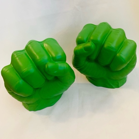 MARVEL HULK HANDS - Picture 1 of 4